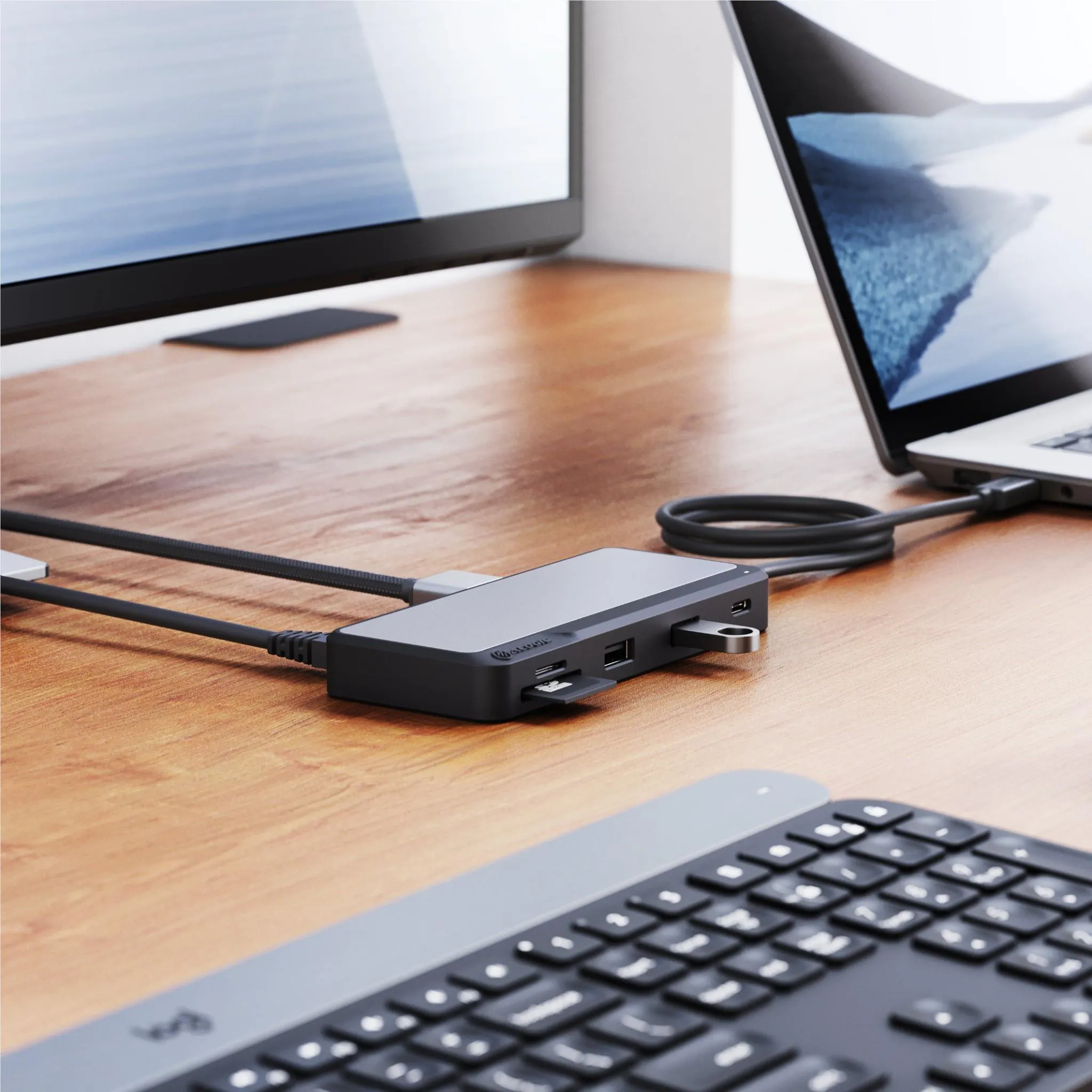 Alogic Fusion Pro AXIS USB-C 8-in-1 Dual Display Dock