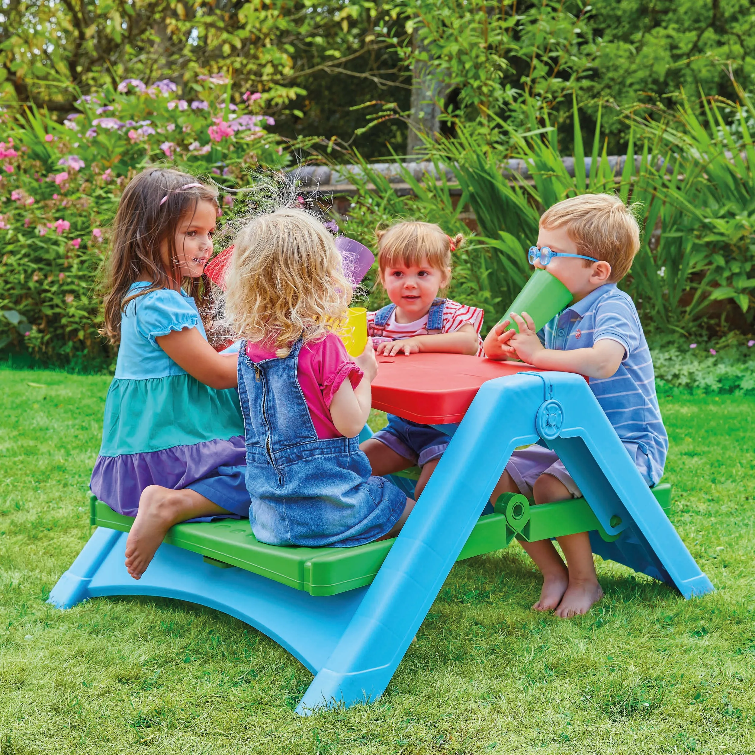 PalPlay Plastic Table